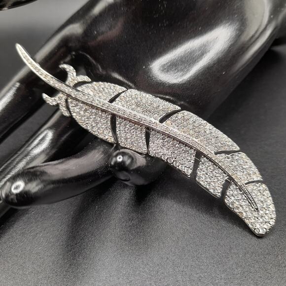 Vintage Carolee Feather Brooch, Pave' Rhinestones, Silver Tone, 4 1/4" - Picture 3 of 12